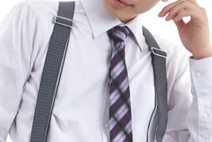 人はなぜサスペンダーをつけるのか